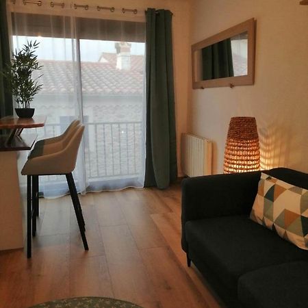 Alicia Appartement Camélas Buitenkant foto