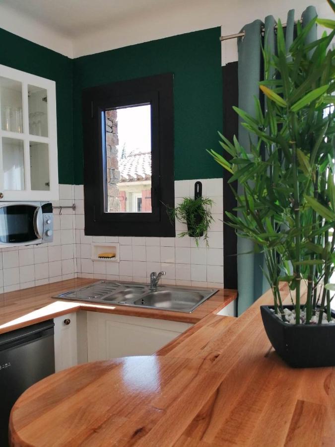 Alicia Appartement Camélas Buitenkant foto
